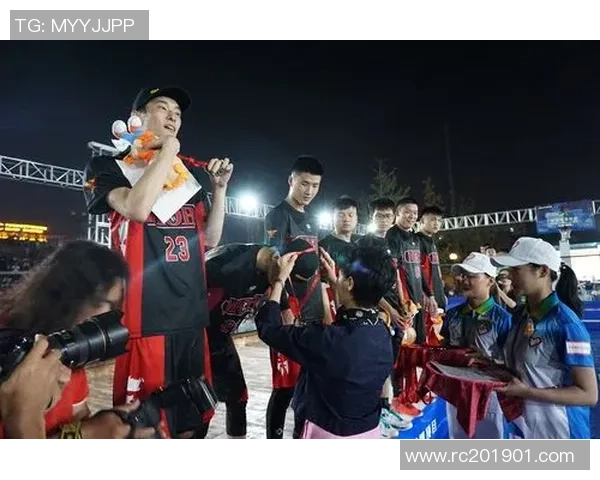 武汉极限运动队在世界街舞大赛中的耐力表现引发热议与关注 武汉极限运动队在世界街舞大赛中的耐力表现引发热议与关注