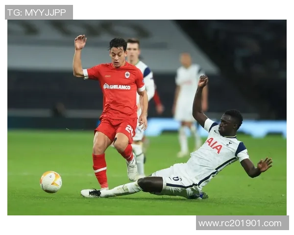 安特卫普与安的较量揭示足球战术与团队合作的重要性